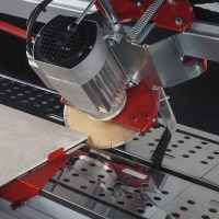 naradi-a-pomucky-elektricke-a-pasove-pily